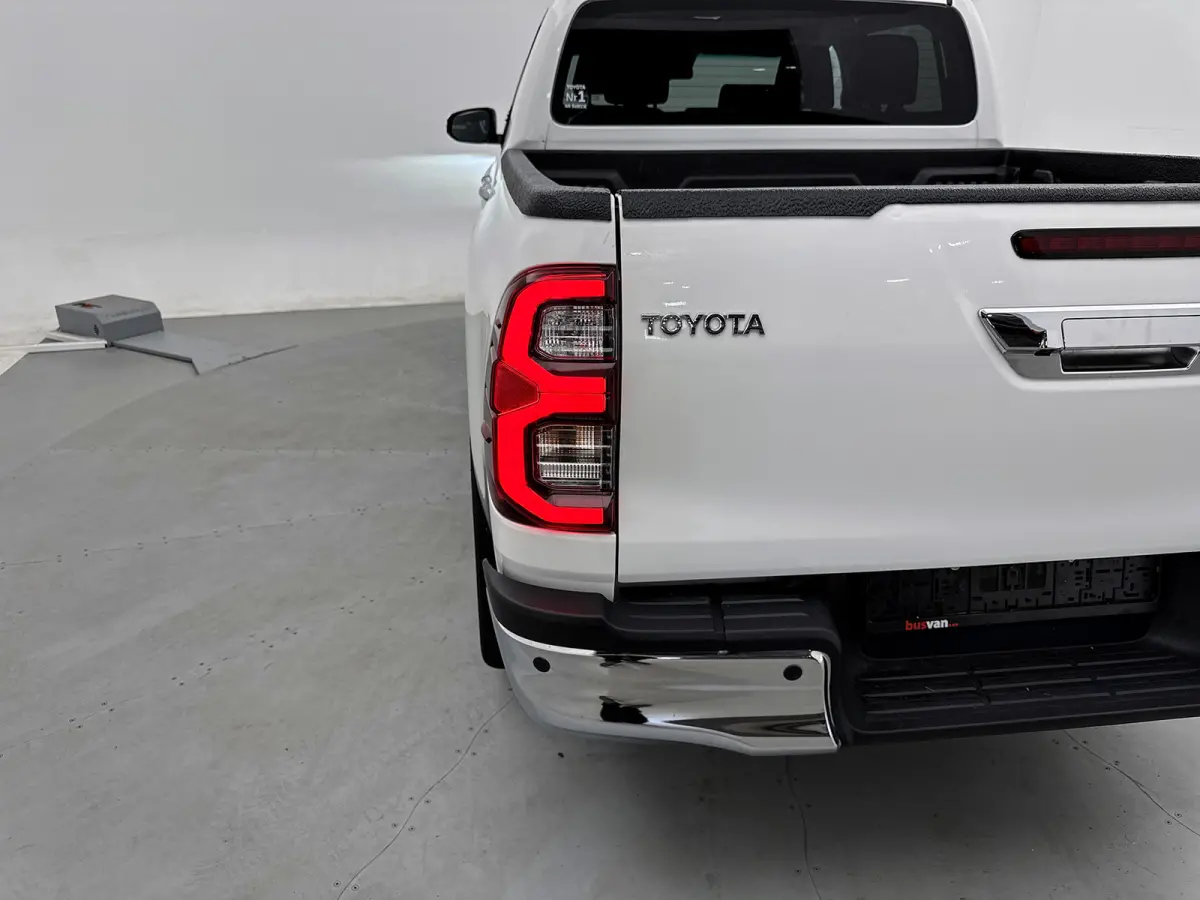 2.8 D-4D Double Cab Professional 204pk Led Navigatie Camera 4x4 Stoelverwarming Lane assist