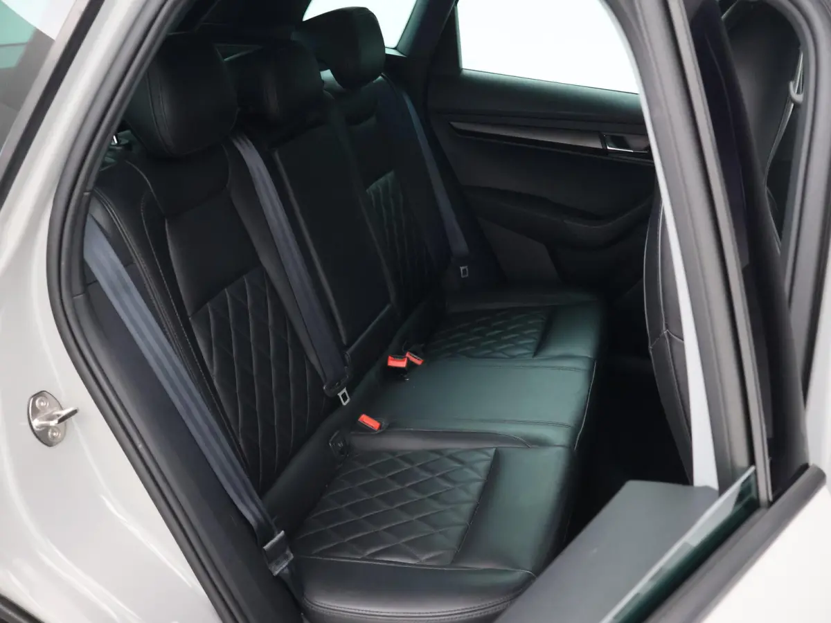 1.5 TSI ACT SPORTLINE + WEGKL. TREKHAAK | VOL LEDER | ADAPTIVE CRUISE | CANTON | CAMERA