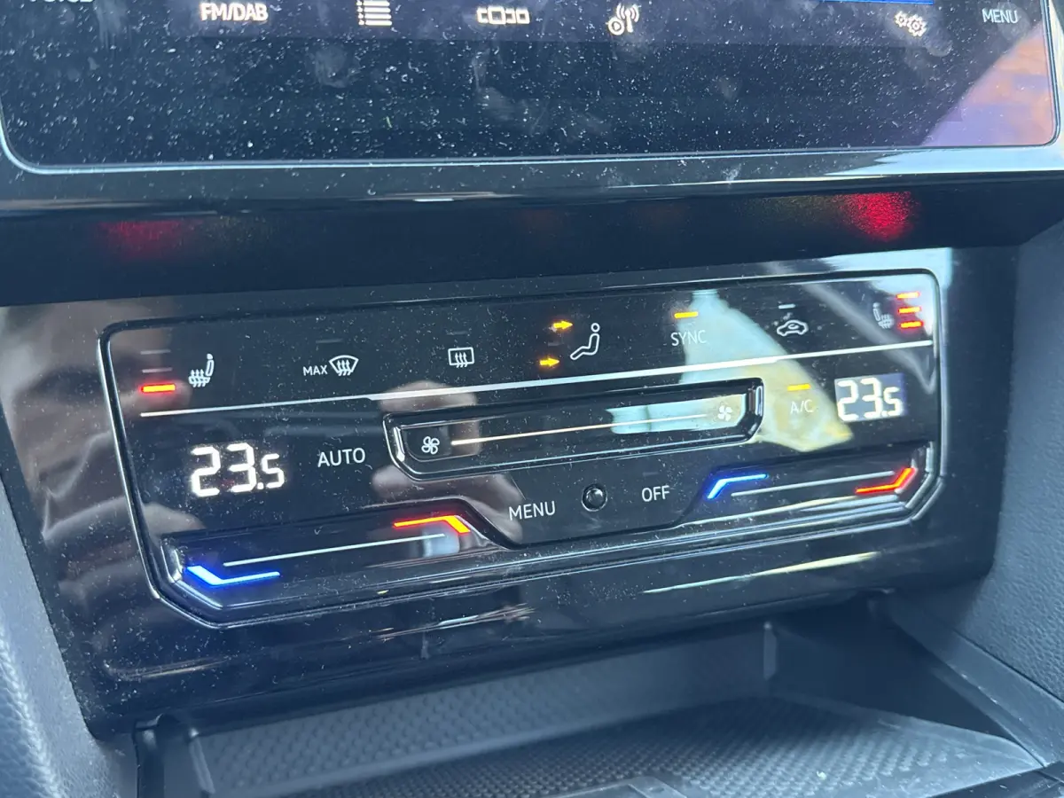 1.5 TSI 150PK DSG BUSINESS CAMERA/NAVI/CARPLAY