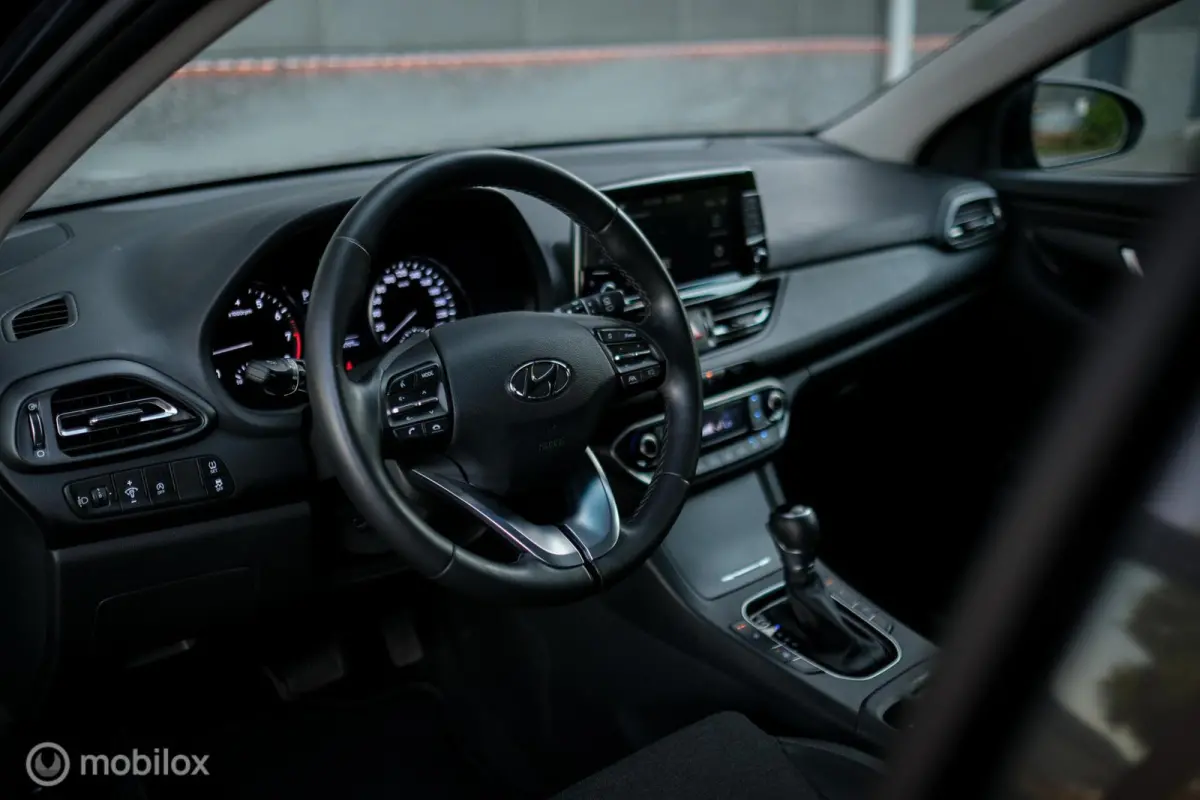 1.0 T-GDi MHEV Comfort Smart | Automaat | Camera | DAB | Carplay | LED | Stoel + stuurwiel verwarming | Rijklaarprijs |