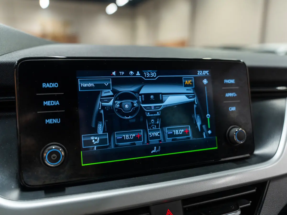 1.0 TSI DSG Sport Business, Apple Carplay, Android Auto, ACC, Clima, PDC, Multistuur, Ambiënte Light, Voll Onmderhoud