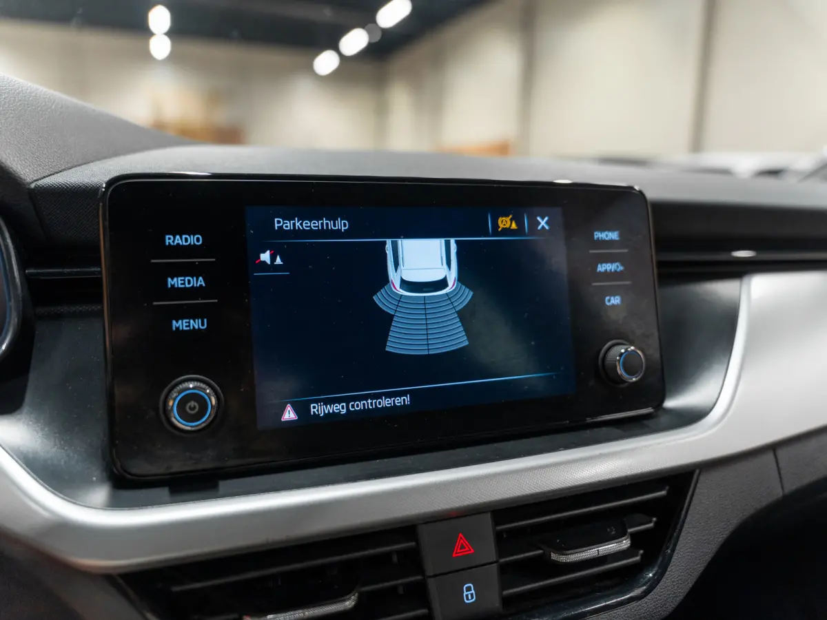 1.0 TSI DSG Sport Business, Apple Carplay, Android Auto, ACC, Clima, PDC, Multistuur, Ambiënte Light, Voll Onmderhoud