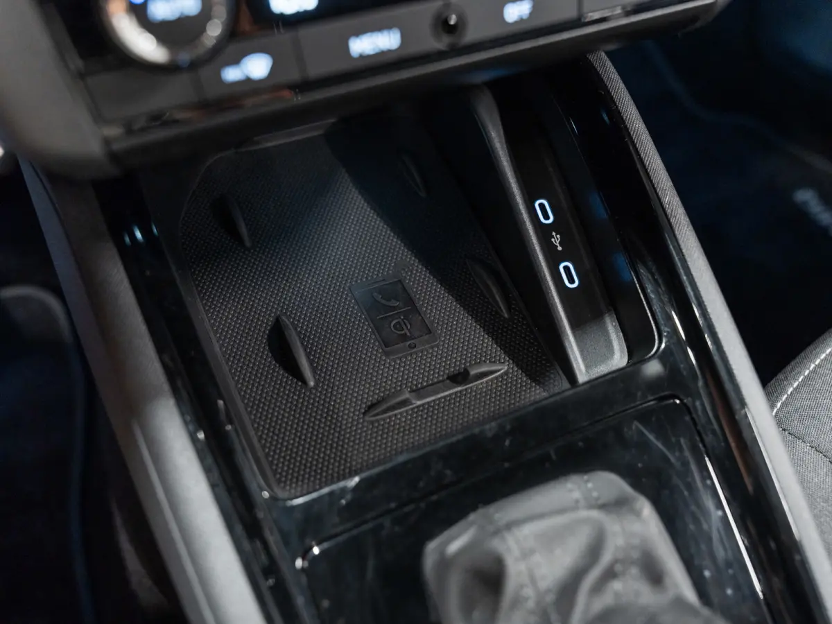 1.0 TSI DSG Sport Business, Apple Carplay, Android Auto, ACC, Clima, PDC, Multistuur, Ambiënte Light, Voll Onmderhoud