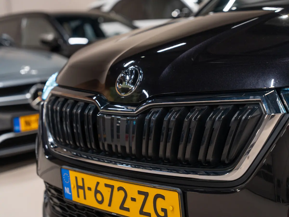 1.0 TSI DSG Sport Business, Apple Carplay, Android Auto, ACC, Clima, PDC, Multistuur, Ambiënte Light, Voll Onmderhoud