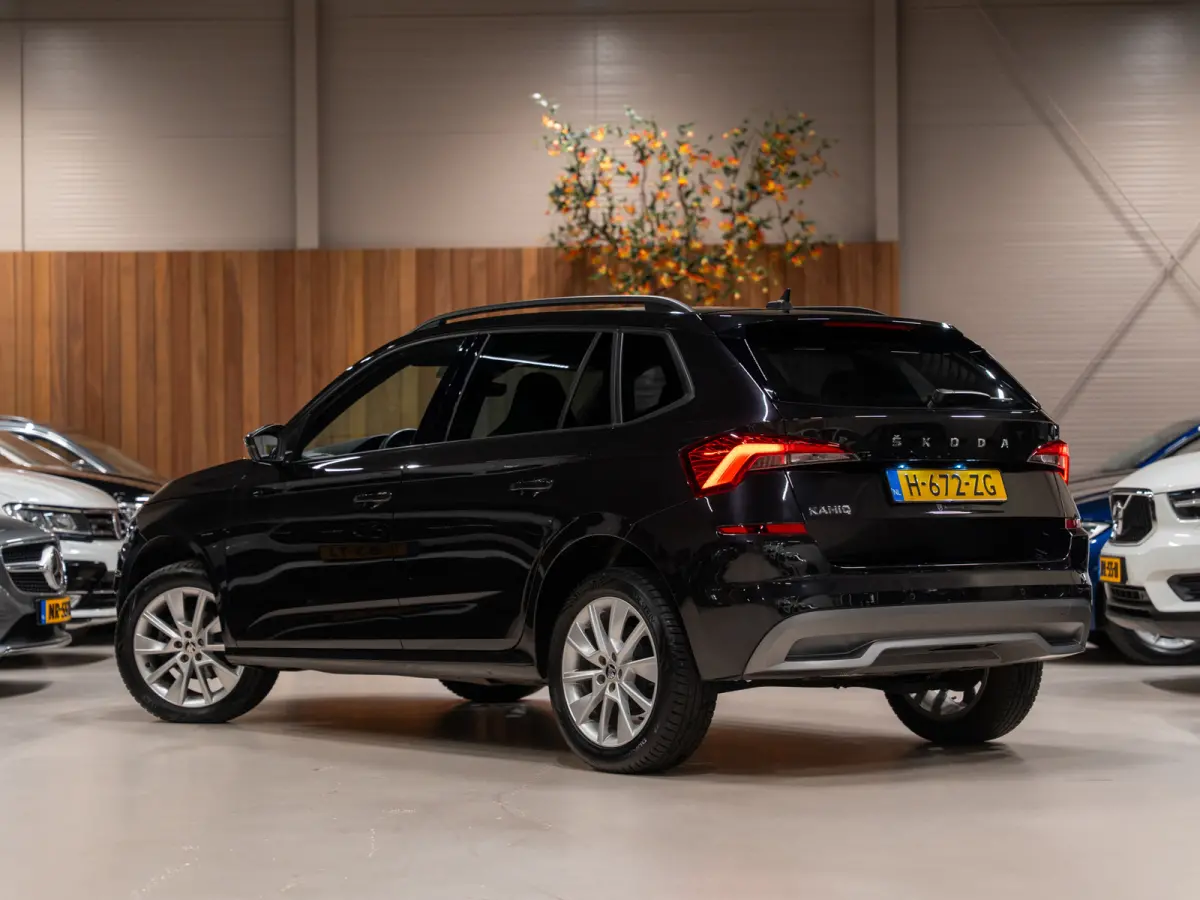 1.0 TSI DSG Sport Business, Apple Carplay, Android Auto, ACC, Clima, PDC, Multistuur, Ambiënte Light, Voll Onmderhoud