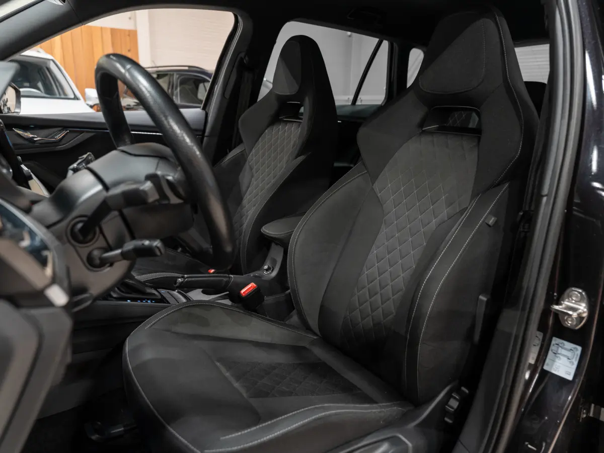 1.0 TSI DSG Sport Business, Apple Carplay, Android Auto, ACC, Clima, PDC, Multistuur, Ambiënte Light, Voll Onmderhoud