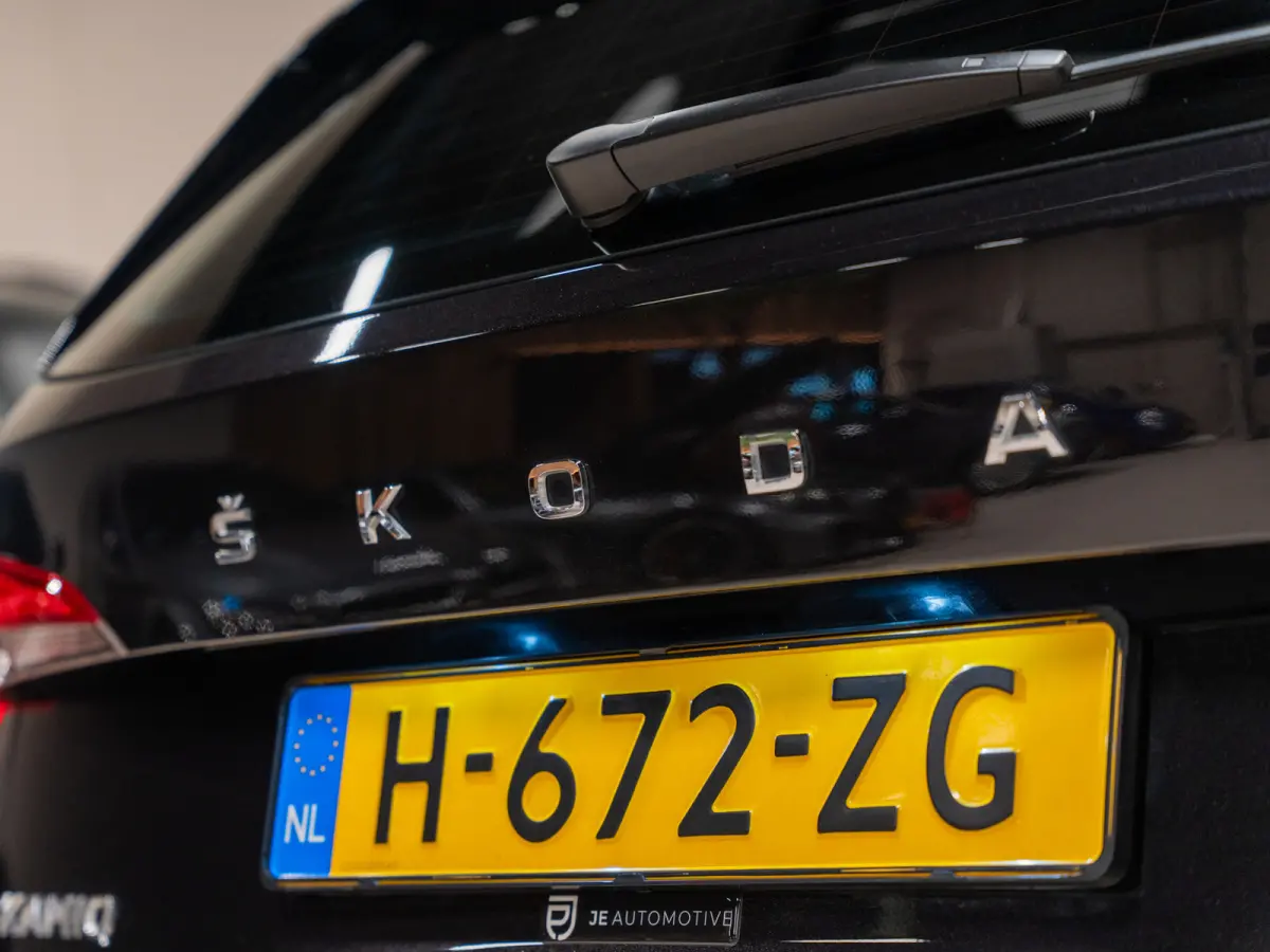 1.0 TSI DSG Sport Business, Apple Carplay, Android Auto, ACC, Clima, PDC, Multistuur, Ambiënte Light, Voll Onmderhoud