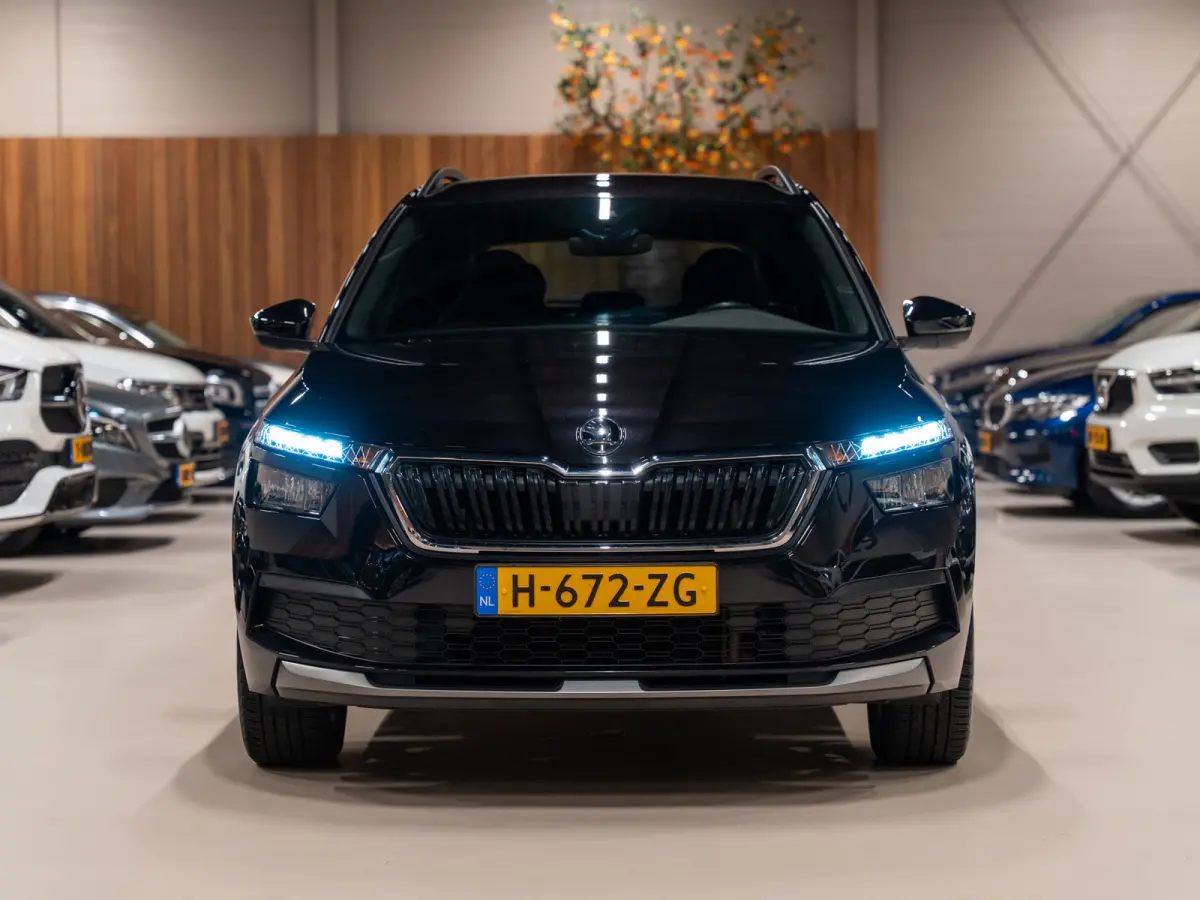 1.0 TSI DSG Sport Business, Apple Carplay, Android Auto, ACC, Clima, PDC, Multistuur, Ambiënte Light, Voll Onmderhoud