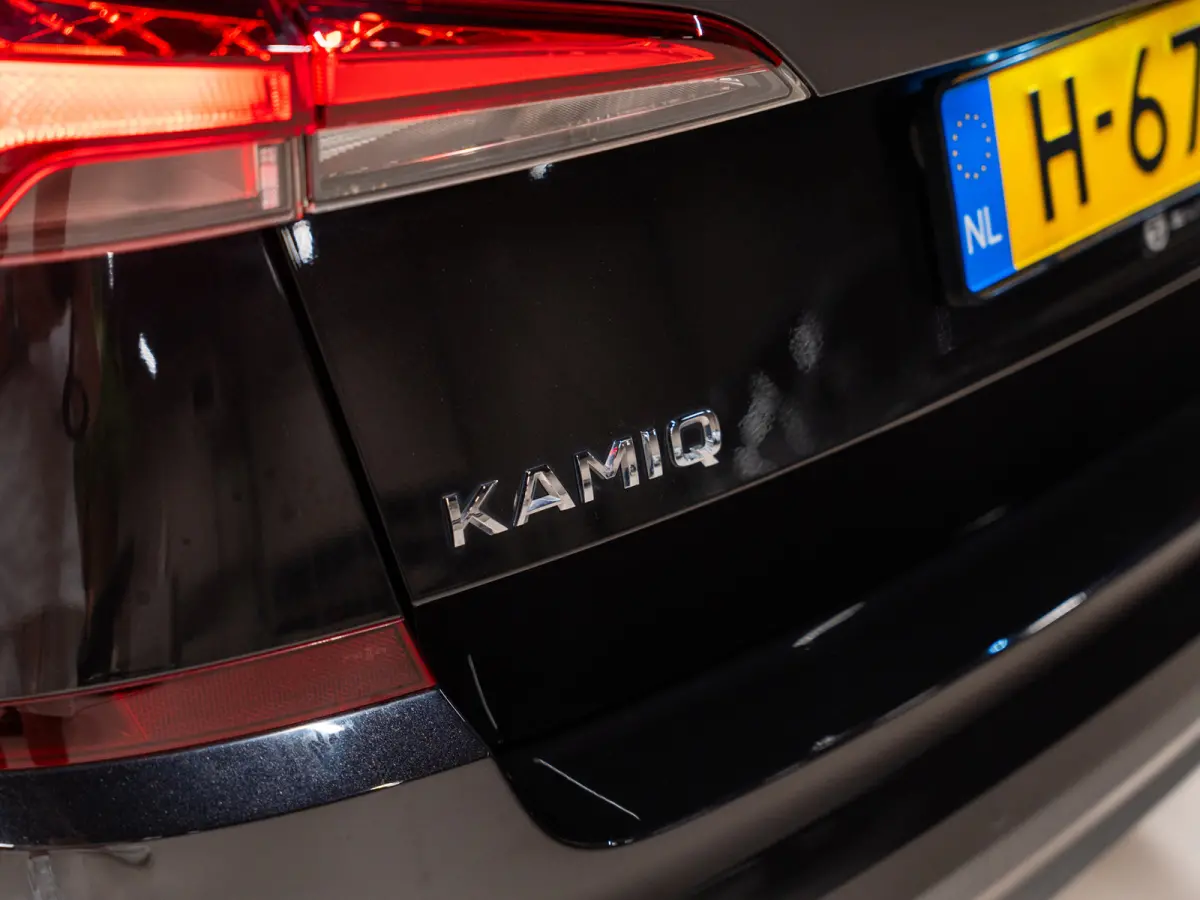 1.0 TSI DSG Sport Business, Apple Carplay, Android Auto, ACC, Clima, PDC, Multistuur, Ambiënte Light, Voll Onmderhoud