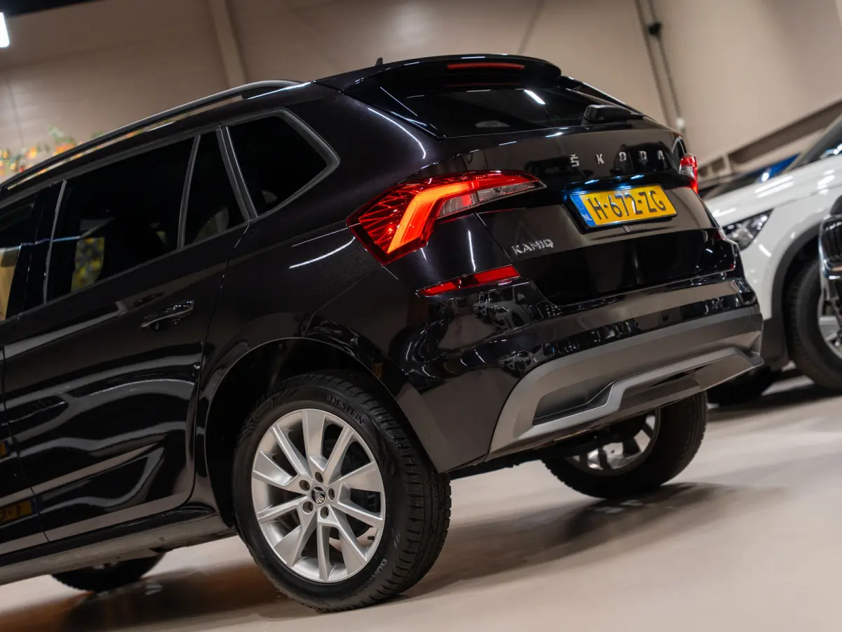1.0 TSI DSG Sport Business, Apple Carplay, Android Auto, ACC, Clima, PDC, Multistuur, Ambiënte Light, Voll Onmderhoud