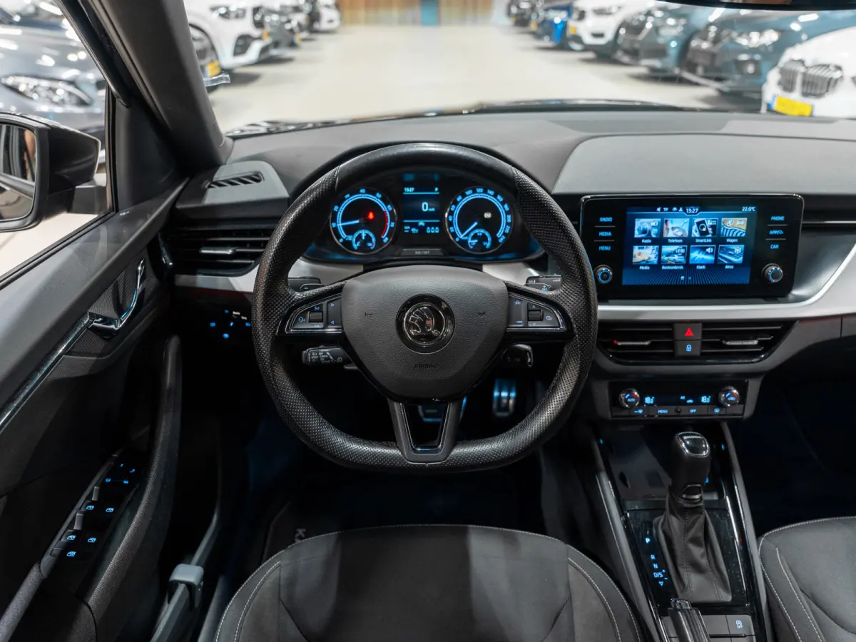 1.0 TSI DSG Sport Business, Apple Carplay, Android Auto, ACC, Clima, PDC, Multistuur, Ambiënte Light, Voll Onmderhoud