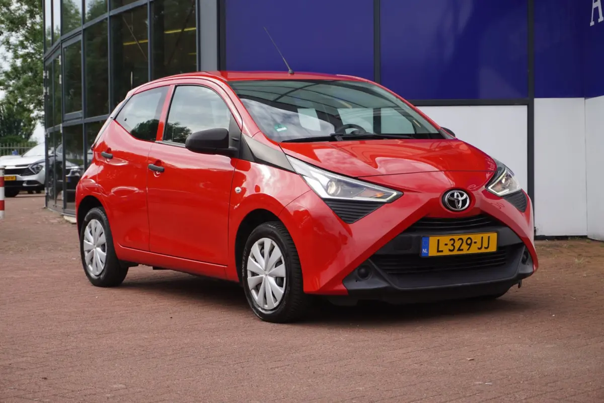 1.0 VVT-i x-fun+Airco+Elek-Pakket+Led+multi-stuurwiel ORIG/NL DEALER = SUPER PRIJS !!