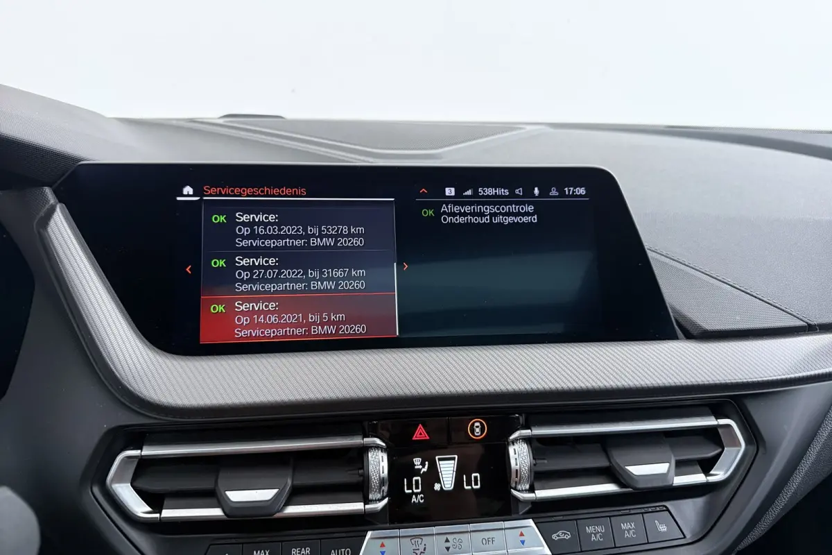 120i M Sport | CarPlay | Panoramadak | Org. NL | Sportstoelen | Stoelverwarming | Sfeer | Dealer onderh. |