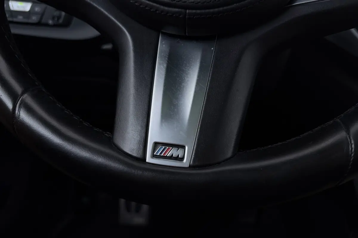 120i M Sport | CarPlay | Panoramadak | Org. NL | Sportstoelen | Stoelverwarming | Sfeer | Dealer onderh. |