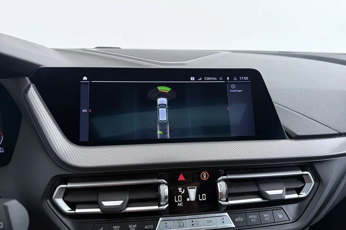 120i M Sport | CarPlay | Panoramadak | Org. NL | Sportstoelen | Stoelverwarming | Sfeer | Dealer onderh. |