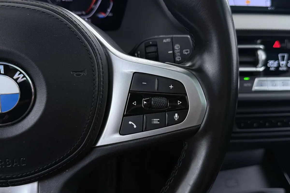120i M Sport | CarPlay | Panoramadak | Org. NL | Sportstoelen | Stoelverwarming | Sfeer | Dealer onderh. |