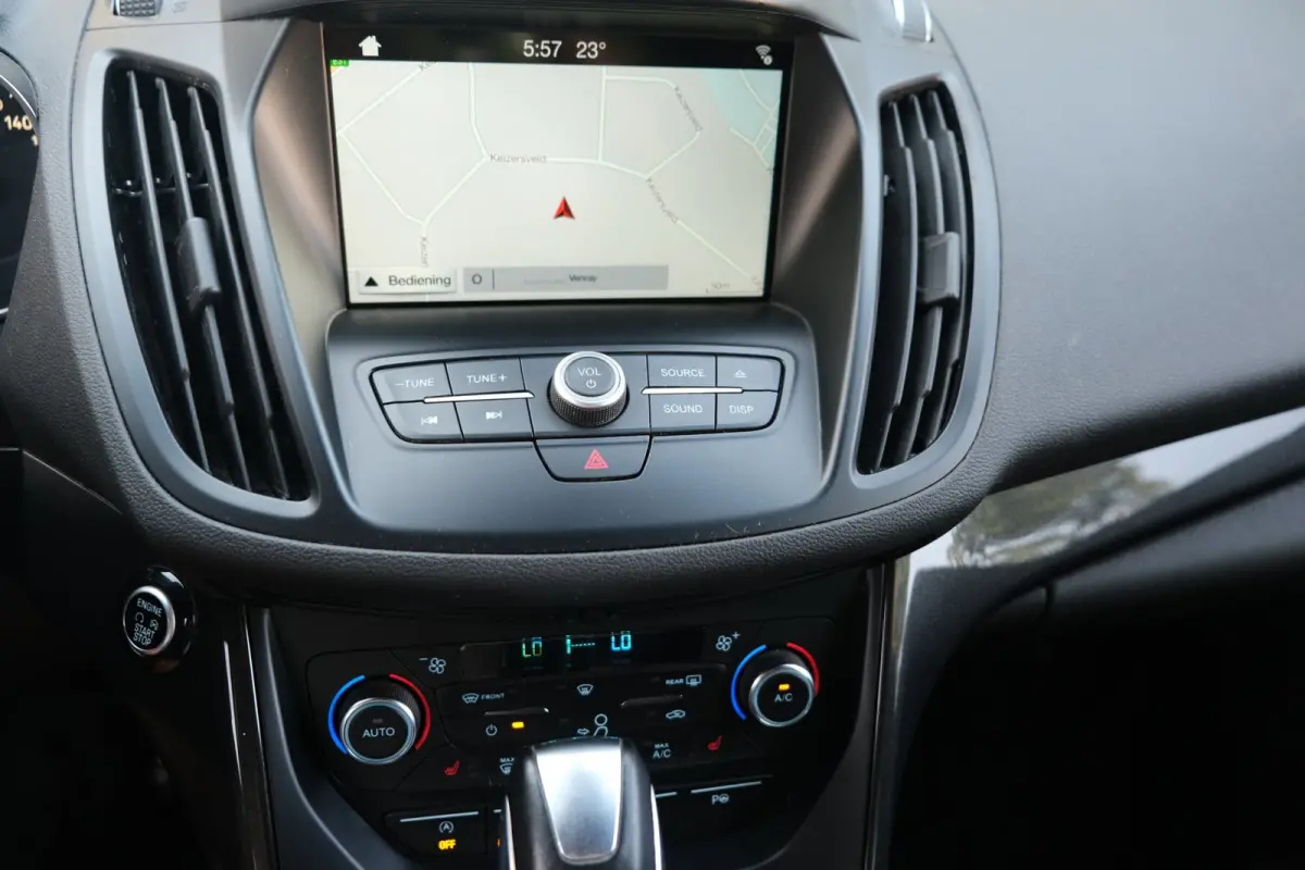 1.5 EcoBoost ST Line AUT Navi Xenon Leder Pdc Cam Cruise