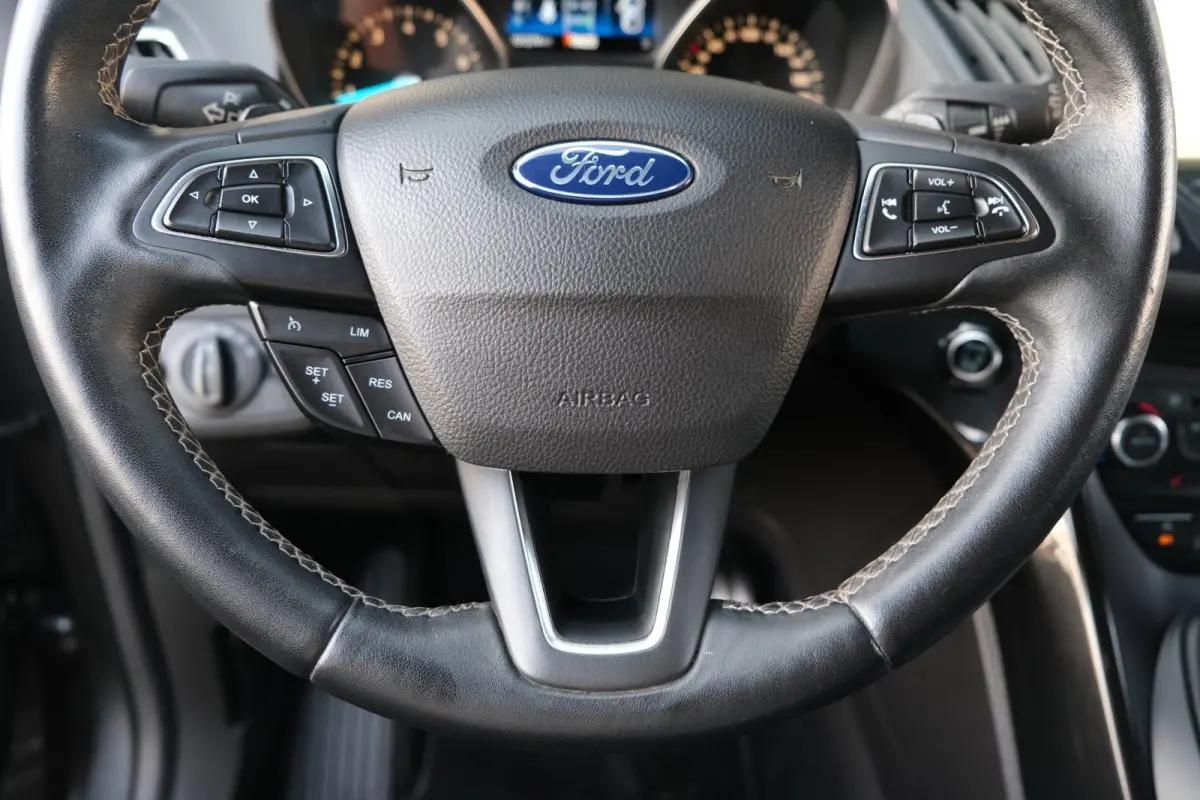 1.5 EcoBoost ST Line AUT Navi Xenon Leder Pdc Cam Cruise