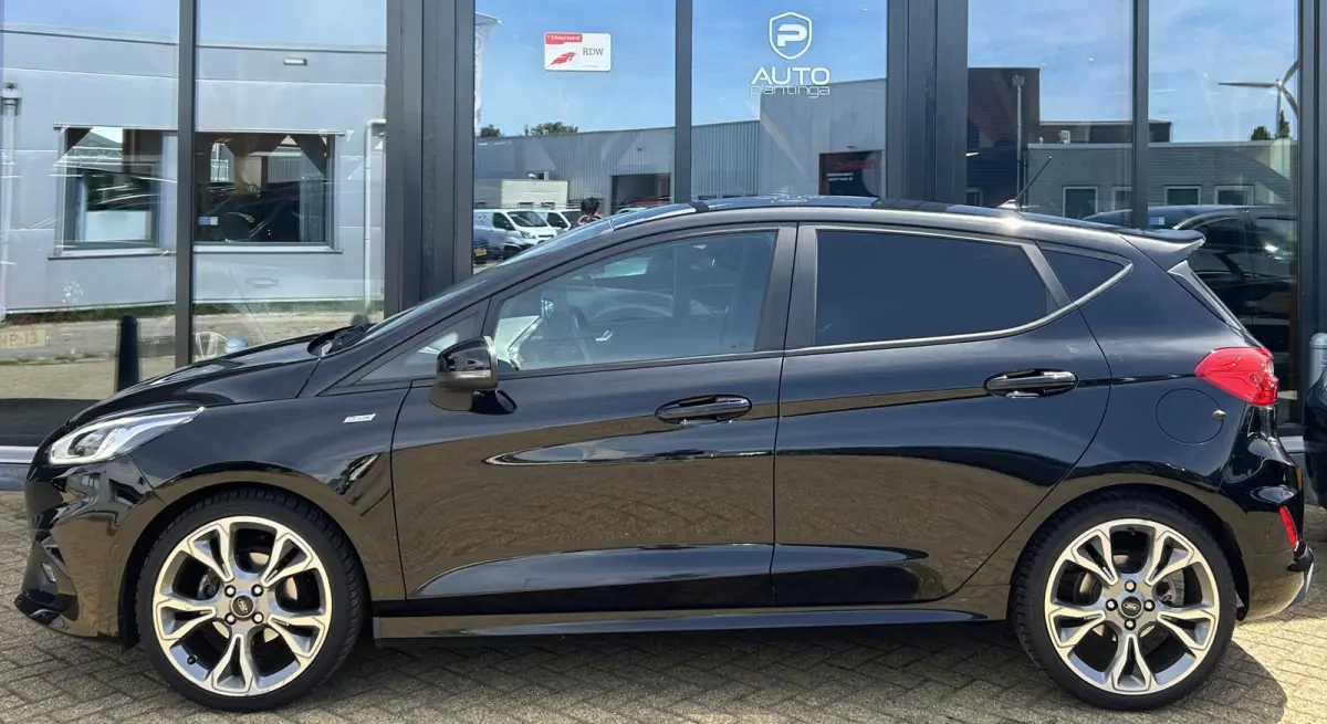 1.0 EcoBoost ST-Line 101PK | NL AUTO | Navigatie | Parkeersensoren | Climate Control | Cruise Control | 18 Inch | Voorruitverwarming | 2 Sleutels |