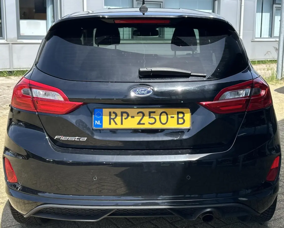 1.0 EcoBoost ST-Line 101PK | NL AUTO | Navigatie | Parkeersensoren | Climate Control | Cruise Control | 18 Inch | Voorruitverwarming | 2 Sleutels |