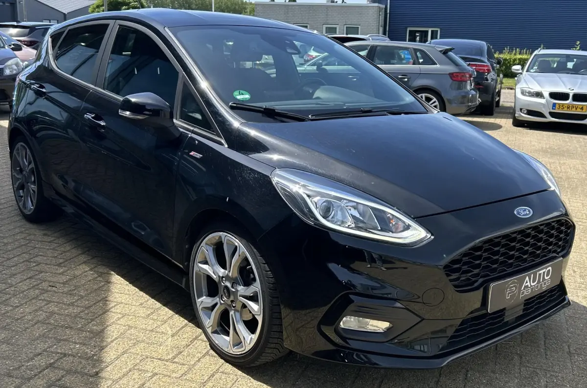 1.0 EcoBoost ST-Line 101PK | NL AUTO | Navigatie | Parkeersensoren | Climate Control | Cruise Control | 18 Inch | Voorruitverwarming | 2 Sleutels |
