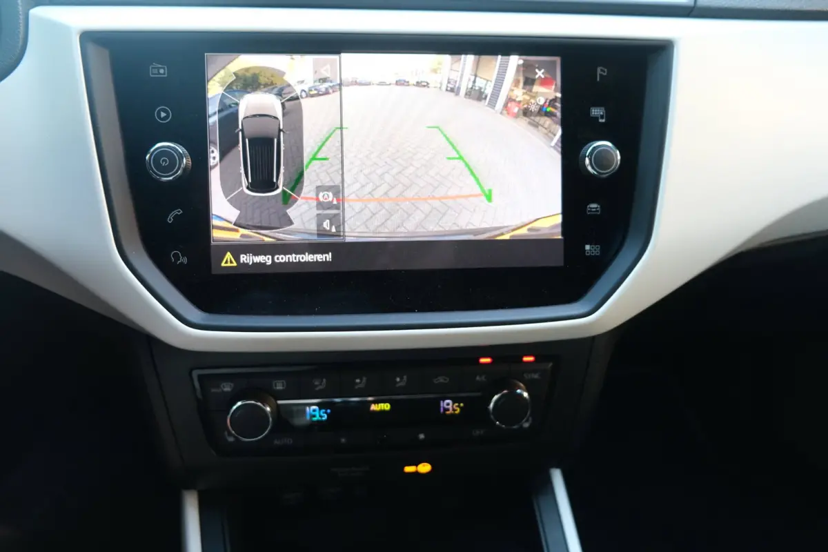 1.0 TSI Xcellence Navi Cam Acc Keyless Beats Pdc