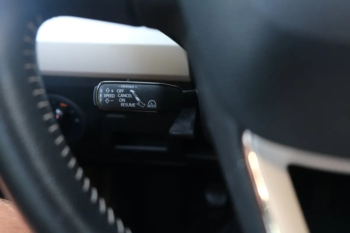 1.0 TSI Xcellence Navi Cam Acc Keyless Beats Pdc