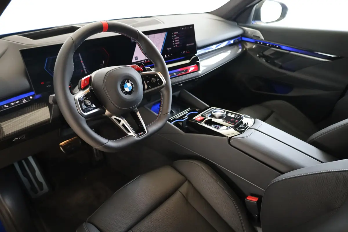 Sedan | M Driver's Pack | Carbon Pack | Driving Assistant Professional | Trekhaak
