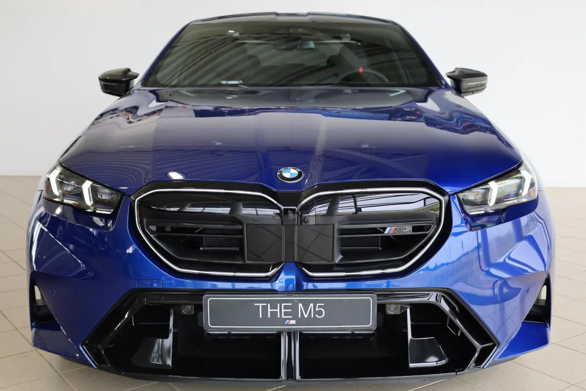 Sedan | M Driver's Pack | Carbon Pack | Driving Assistant Professional | Trekhaak