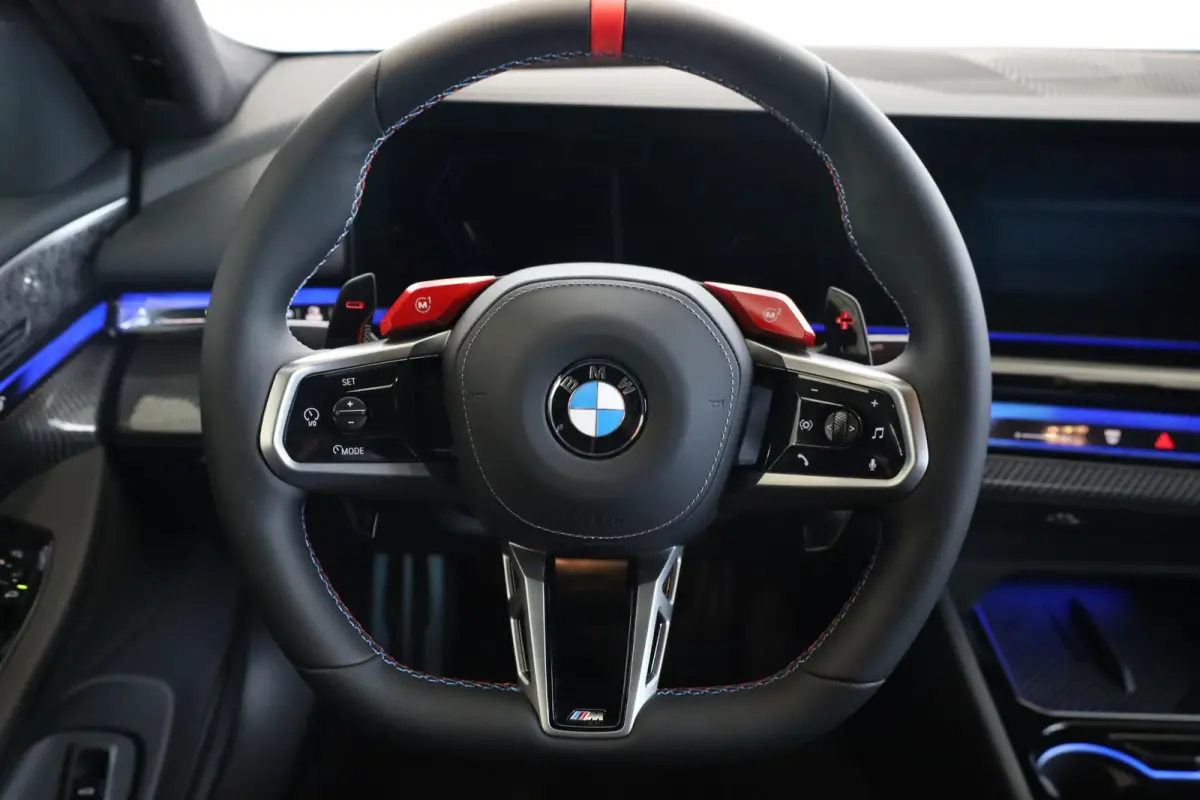 Sedan | M Driver's Pack | Carbon Pack | Driving Assistant Professional | Trekhaak