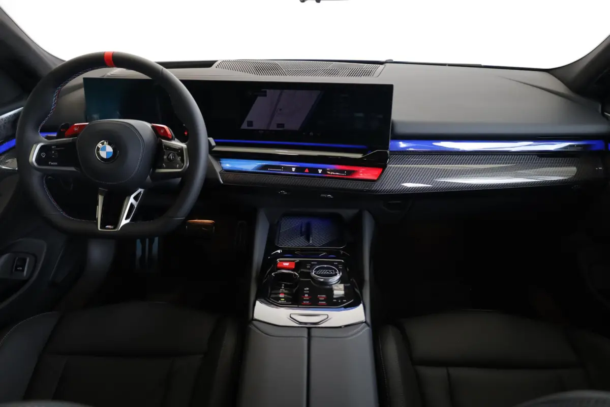 Sedan | M Driver's Pack | Carbon Pack | Driving Assistant Professional | Trekhaak