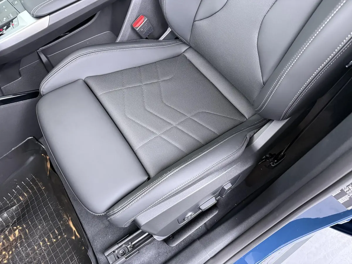 sDrive20i xLine | Comfort Pack | Travel Pack | Premium Pack