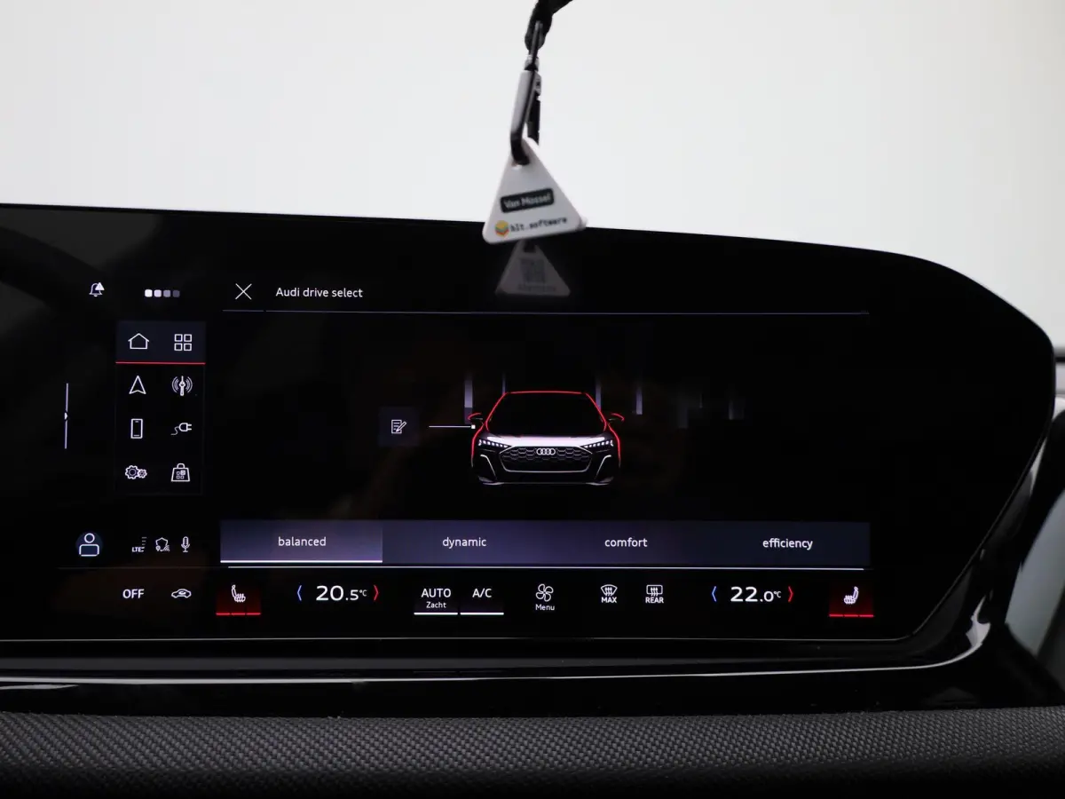 Avant 2.0 quattro Pro Line | Navigatie | Trekhaak | Stoelverwarming | Airco | Cruise control |
