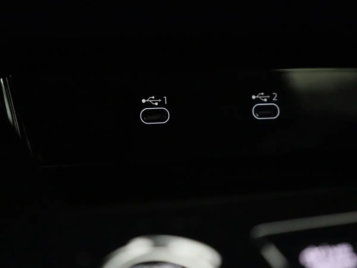 Avant 2.0 quattro Pro Line | Navigatie | Trekhaak | Stoelverwarming | Airco | Cruise control |