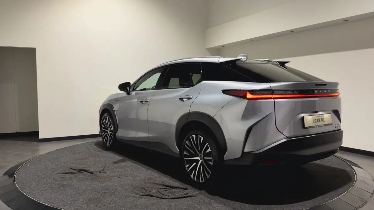 450e Executive Line 71 kWh | SOH 97,9 % | Leder interieur | Stoelen gekoeld & verwarmd | LMV 20"