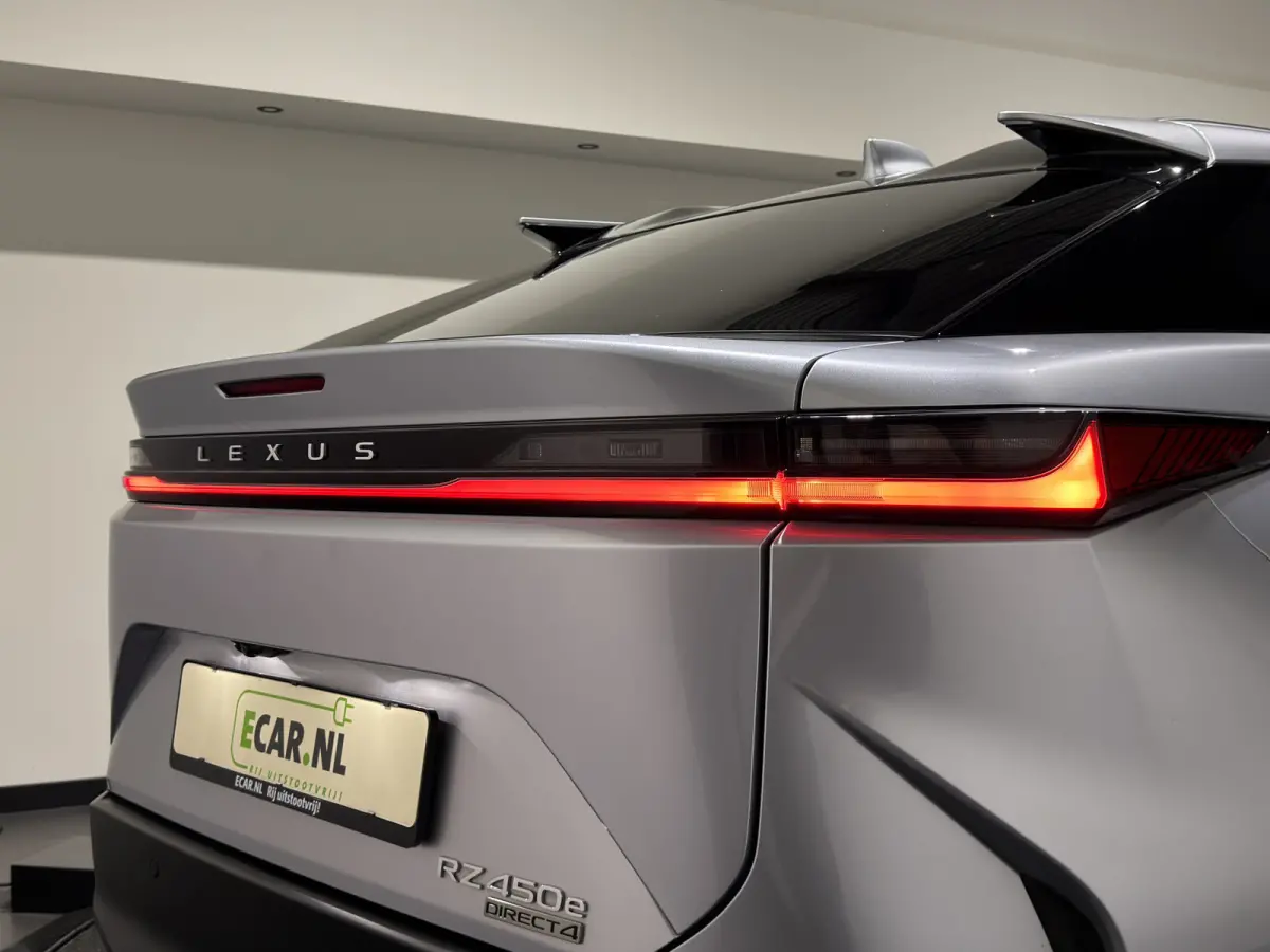 450e Executive Line 71 kWh | SOH 97,9 % | Leder interieur | Stoelen gekoeld & verwarmd | LMV 20"