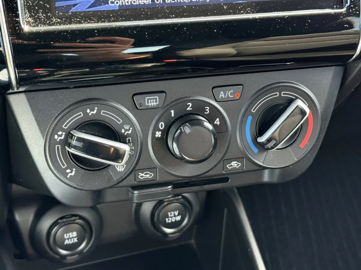 1.2 Select Smart Hybrid | CarPlay | ACC | Camera | Airco | LED