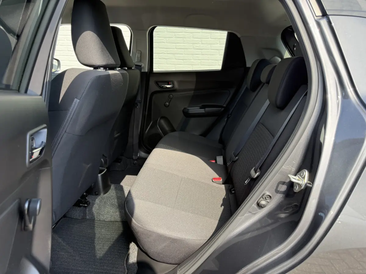 1.2 Select Smart Hybrid | CarPlay | ACC | Camera | Airco | LED