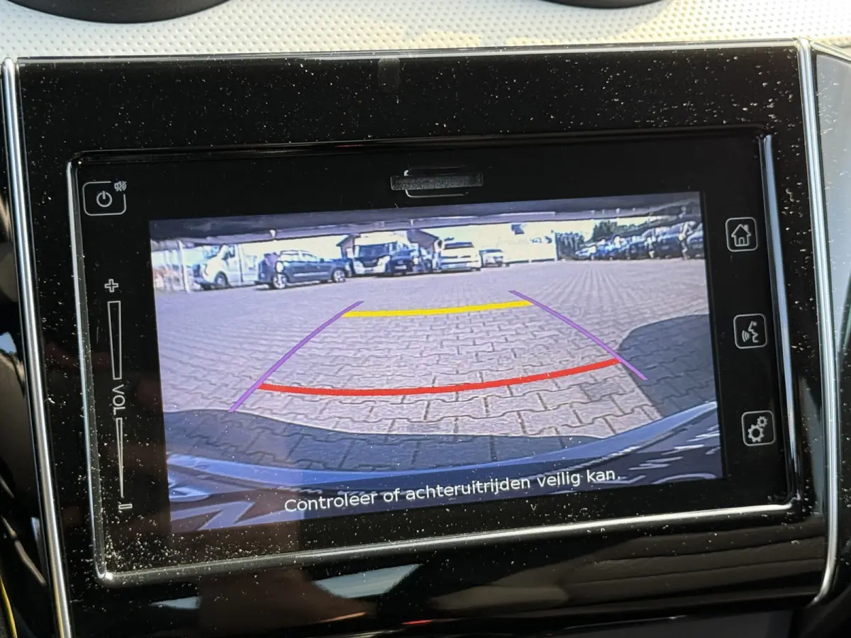 1.2 Select Smart Hybrid | CarPlay | ACC | Camera | Airco | LED
