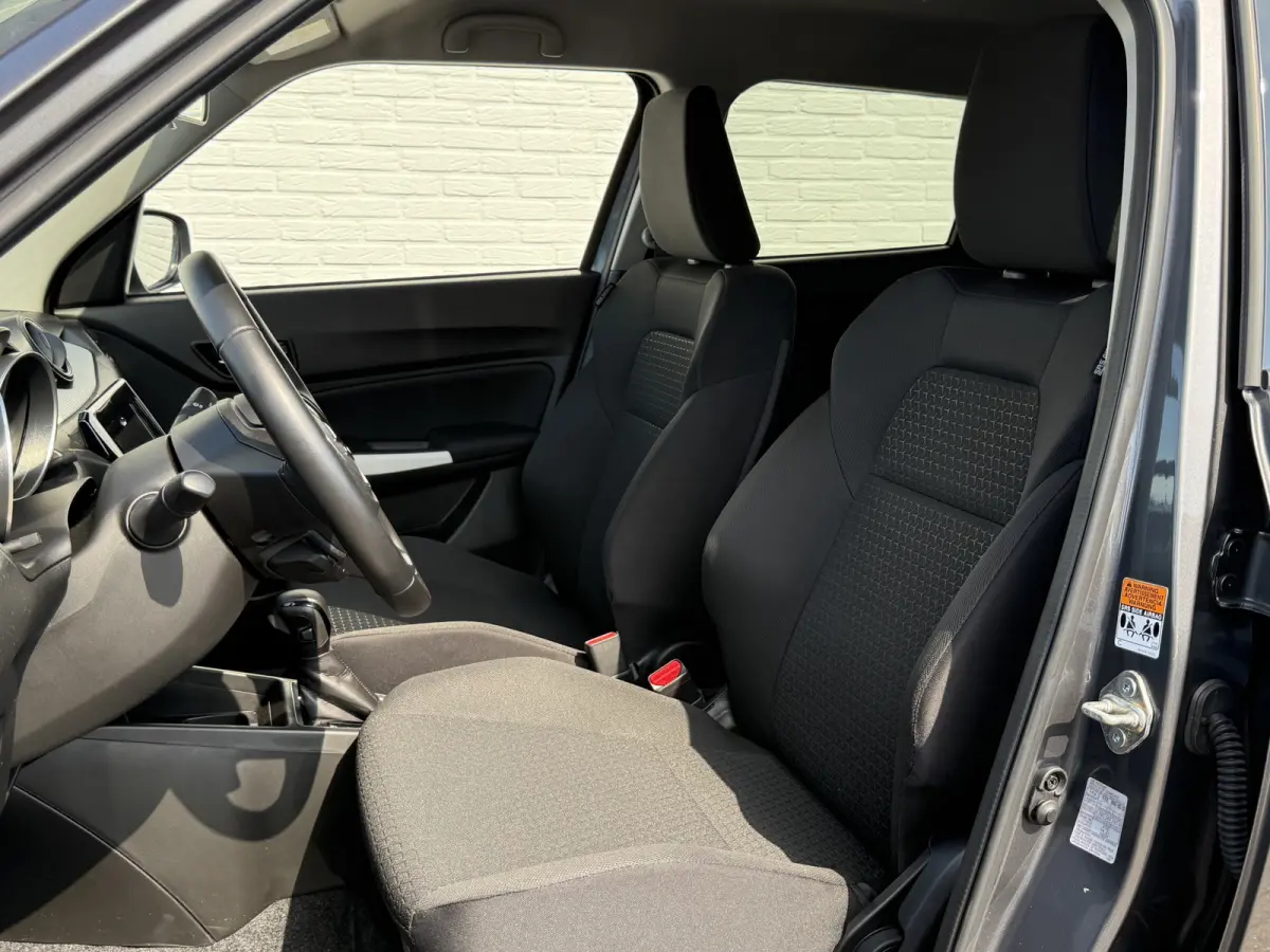 1.2 Select Smart Hybrid | CarPlay | ACC | Camera | Airco | LED