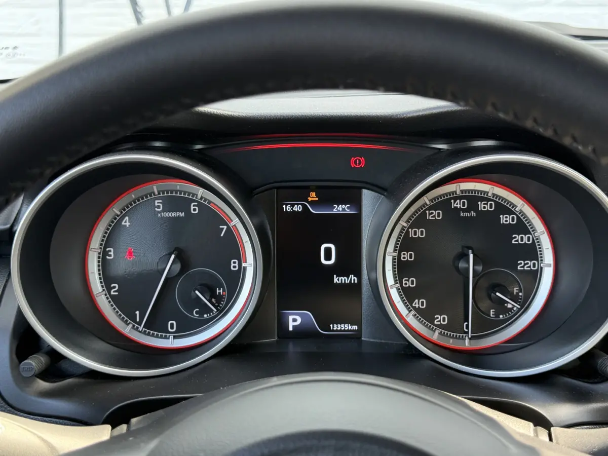1.2 Select Smart Hybrid | CarPlay | ACC | Camera | Airco | LED