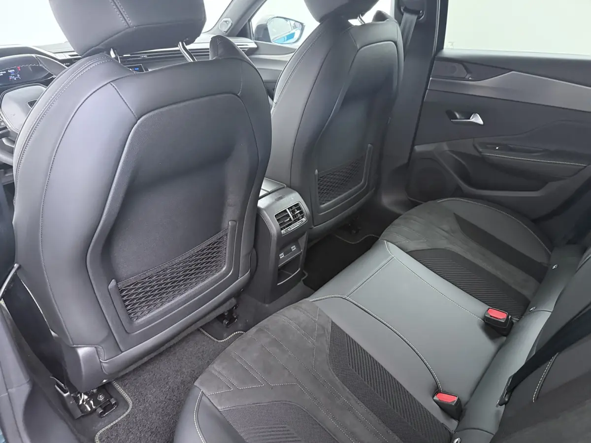 | Demo Deal | FULL OPTION | 1.6 Plug-in Hybrid 195 GT | Audio installatie | Dodehoek detectie | Matrix LED koplampen