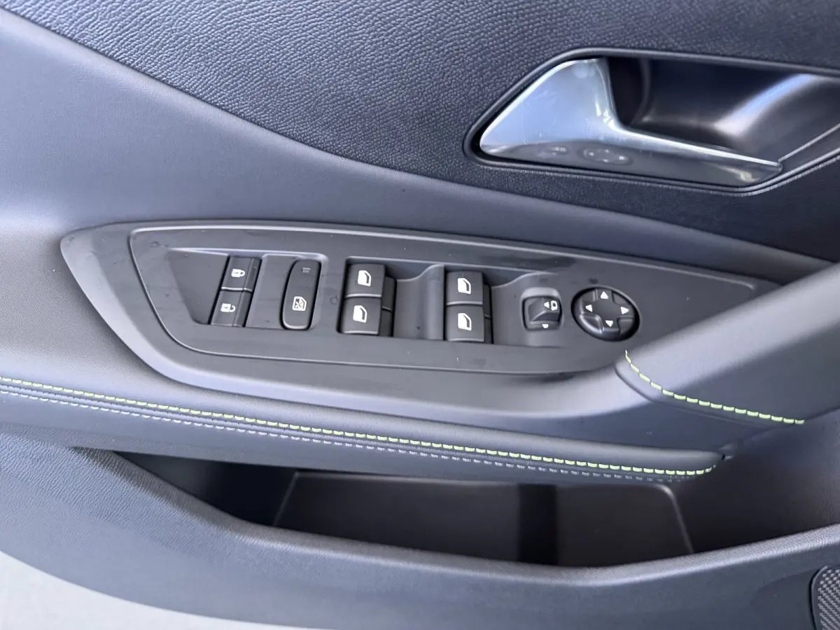 | Demo Deal | FULL OPTION | 1.6 Plug-in Hybrid 195 GT | Audio installatie | Dodehoek detectie | Matrix LED koplampen