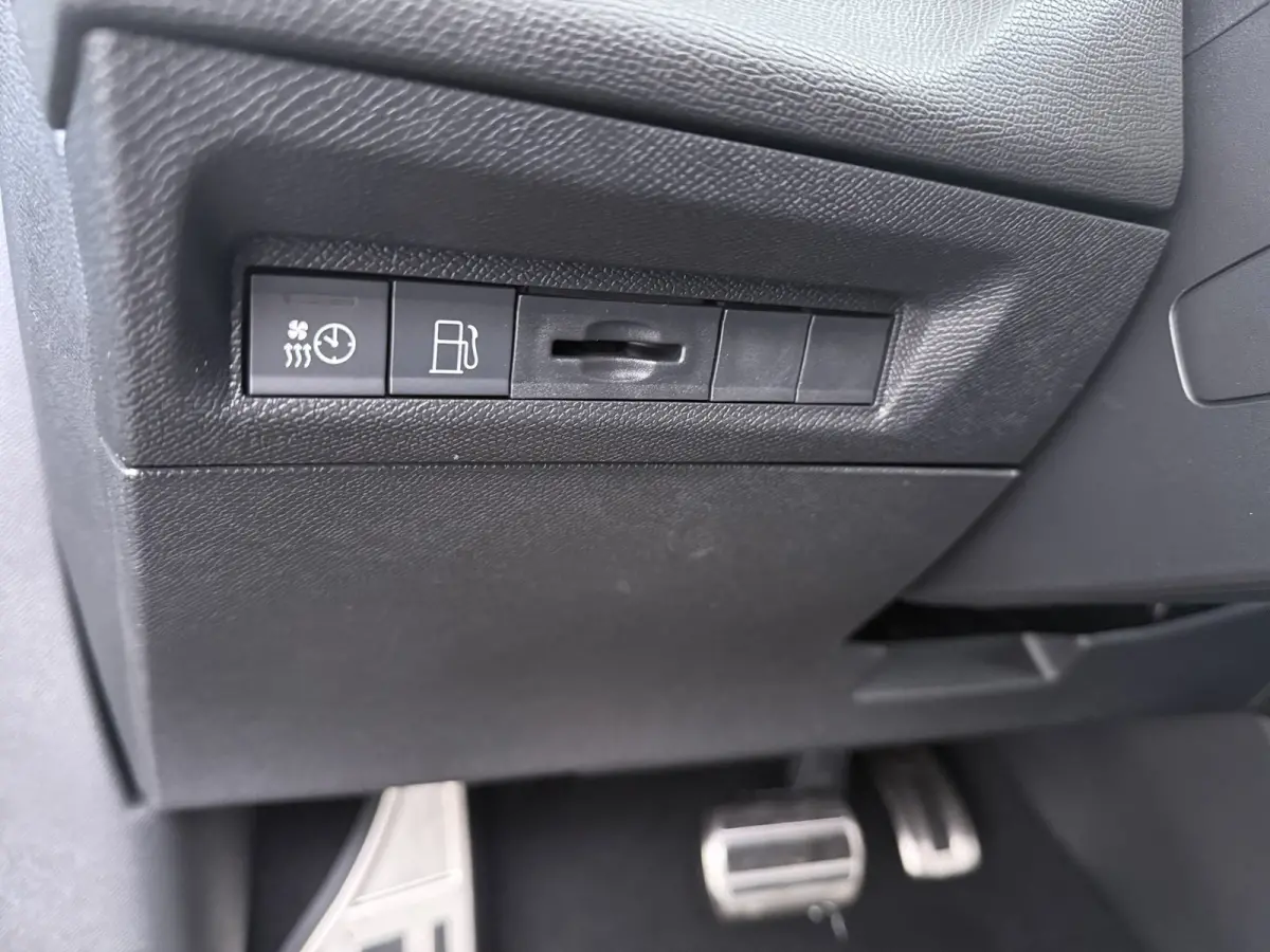 | Demo Deal | FULL OPTION | 1.6 Plug-in Hybrid 195 GT | Audio installatie | Dodehoek detectie | Matrix LED koplampen