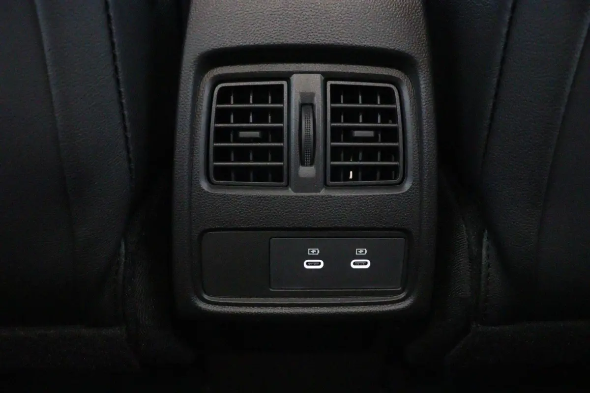 1.8 HEV Instyle | € 2.000 Korting | 360º Camera | Adaptive Cruise Control | Bekleding Leder | Climate Control | Elektrische Kofferklep | Elektrische Stoelen | Google Navigatie | Panoramad