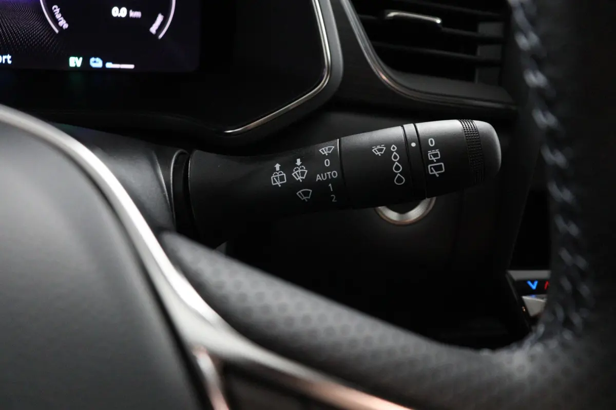 1.8 HEV Instyle | € 2.000 Korting | 360º Camera | Adaptive Cruise Control | Bekleding Leder | Climate Control | Elektrische Kofferklep | Elektrische Stoelen | Google Navigatie | Panoramad