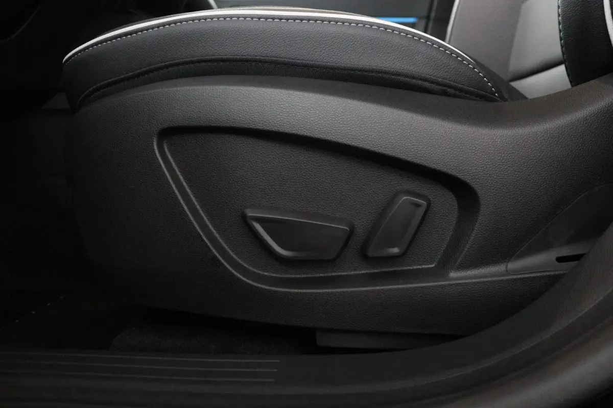 1.8 HEV Instyle | € 2.000 Korting | 360º Camera | Adaptive Cruise Control | Bekleding Leder | Climate Control | Elektrische Kofferklep | Elektrische Stoelen | Google Navigatie | Panoramad