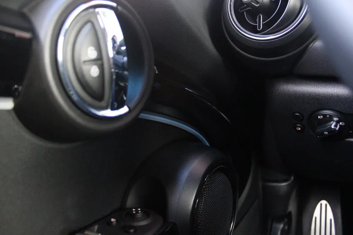 COOPER 1.5 136PK JOHN COOPER WORKS RESOLUTE ED. | AUTOMAAT | NAVIGATIE 8,8'' | DRAADLOOS APPLE CARPLAY | SFEERVERLICHTING | 17'' JCW VIJF DUBBELSPAAKS VELGEN IN GLOSS BLACK | JCW VOOR EN ACH