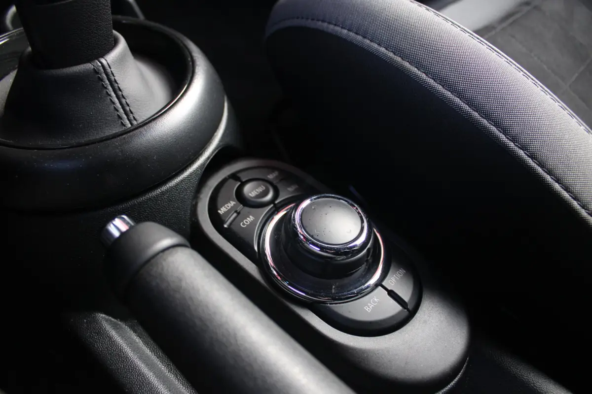 COOPER 1.5 136PK JOHN COOPER WORKS RESOLUTE ED. | AUTOMAAT | NAVIGATIE 8,8'' | DRAADLOOS APPLE CARPLAY | SFEERVERLICHTING | 17'' JCW VIJF DUBBELSPAAKS VELGEN IN GLOSS BLACK | JCW VOOR EN ACH