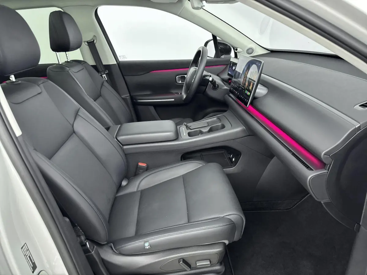 Design Hybrid 28.4 kWh | 1500 kg Trekgewicht | Panoramadak | 360 Camera | Navigatie | Stoel Verwarming / Ventilatie | Cruise Control Adaptief | 20 Inch Velgen
